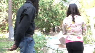 Mešani teen ljubi ob veliko črno kurac v vsako luknjo