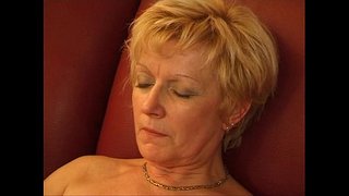 Väike Belgia - I Fuck 1. D Fuck 2. Ja 3. Pierre Moro (Anastasia Kass,Nana