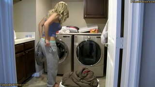 ���ेरो StepMom सक्दिनँ मेरो StepDad हामी छौं Fucking