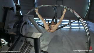 Pigtailed solo si rambut coklat yang Latina babe Sara Luvv jalur lingerie untuk stoking dan kemudian fucks mesin dan mendapat sengit orgasme di dalam pelbagai jawatan