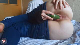 PAWG خوبصورت کبوتر اس کی تنگ بلی کے ساتھ لمبی ککڑی