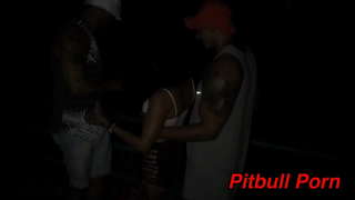 Kia {e} kia fuck i roto i te urca i roto i te waenganui o te huarahi