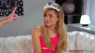 ̕�생 섹시한중년여성에 귀천을 핥고 귀여운 십대