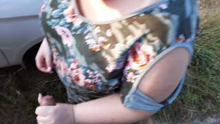 Publiko mira den kaso BBW e cuba di bola i ta old na aire liber