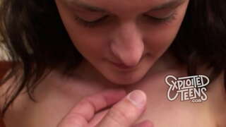 Sinh trong đầu tiên của cô khiêu dâm