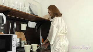 All Natierleche Busty 40yr en aalt MILF Marta - Rise and Shine masturbatioun