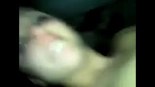 ���බා දීම ඇගේ පස්ස එවිට ගල