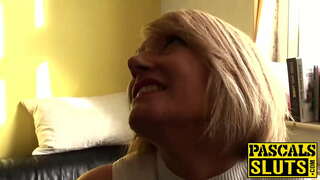 Сэксуальная спелая шлюшка Эмі мае патрэбу ў грубай лупцоўкі вялікім сябрам