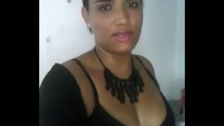 Fel aeth allan gyda&#039;i ffrindiau, a gadael gwraig ddrwg yn y cartref ffycin poeth