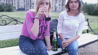 FirstBGG.com - Jane Fox &amp;amp; Bella Donna - Τρίο Με Όλα Φυσικά Τα Κορίτσια