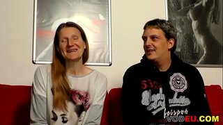 ���ូច titted ល្លឺម៉កយាយទទួលបានវីដេអូលំបាក