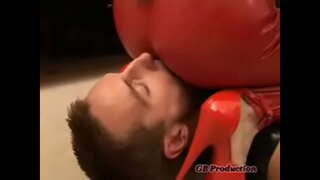 İbadət латексной butt