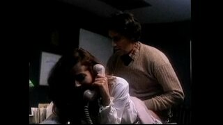 Veronica se chilotii ei tras în jos și fierbinte anal la birou