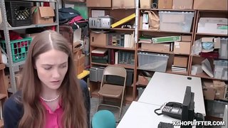 ���ोनों shoplyfting किशोरों और दादी बकवास हो रही सींग का बना हुआ LP अधिकारी एरिका लॉरेन