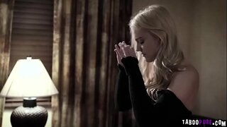 Majhne Roke velik kurac dobi jo pogoltnete z blondinka Kenna in njena muca je bila zajebal trde!