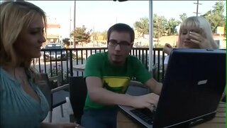 Disa të keqe marr artistët Eva Lawrence Trina Michels kanë në pamjet