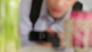 ���ौतेले बेटे के दोस्त जानता है कि क्या करना है और कैसे