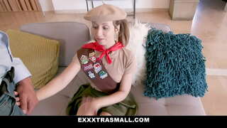 Exxxtra Kleine - Daphne enorme pik geneukt