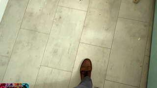 Ekaitz handi titty idazkari ematen boss bat blowjob