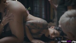 Gina goduto di essere soddisfatto da Reagan