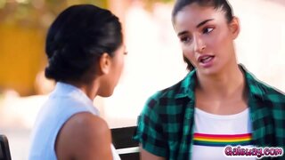 Ember jeung Emily rencana pikeun sabalikna mantra