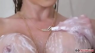 וואָס איז איר נאָמען פּלס ?