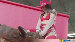 Nyoba kanggo nangani jago amba saka dheweke BF