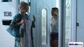 Асэныз ӵош агай-вынъёс medium грудастый сводный блондинкаос милф пыр герӟаськемын.Солэн чупаськемез но, автономной область ни.Малышка бамысь аслэсьтым ымнырме бритый доры пичи кысӥе сиська трахаться